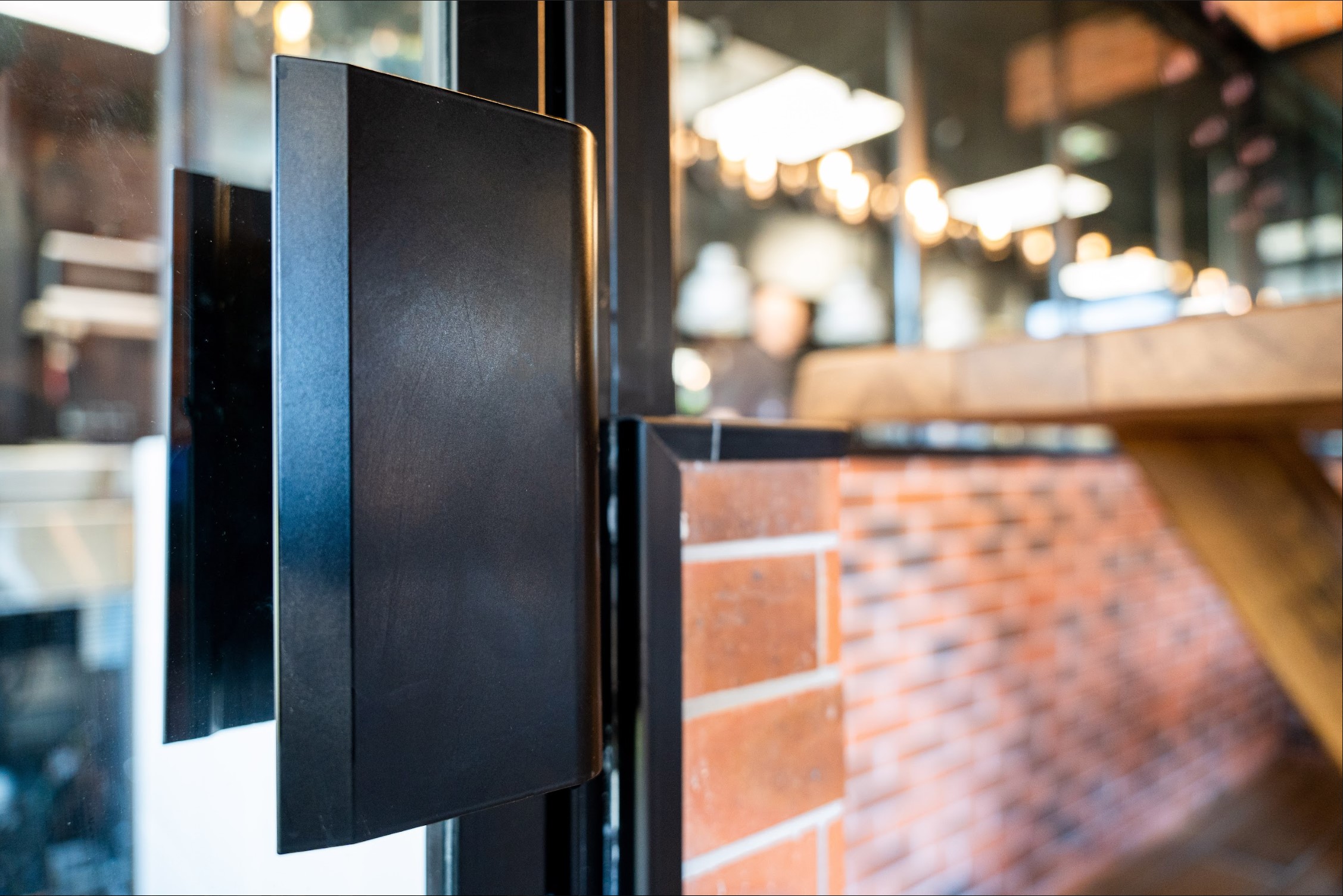 Métal et design : quand la technique devient esthétique